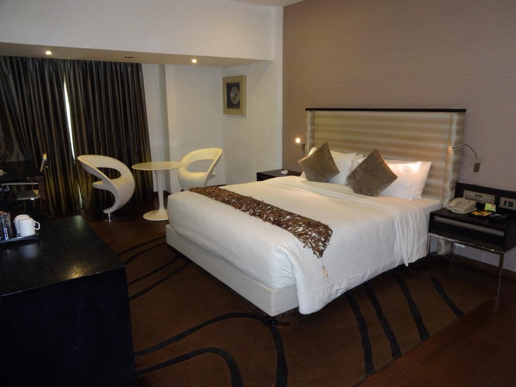 Clarion Hotel President Chennai Exterior photo
