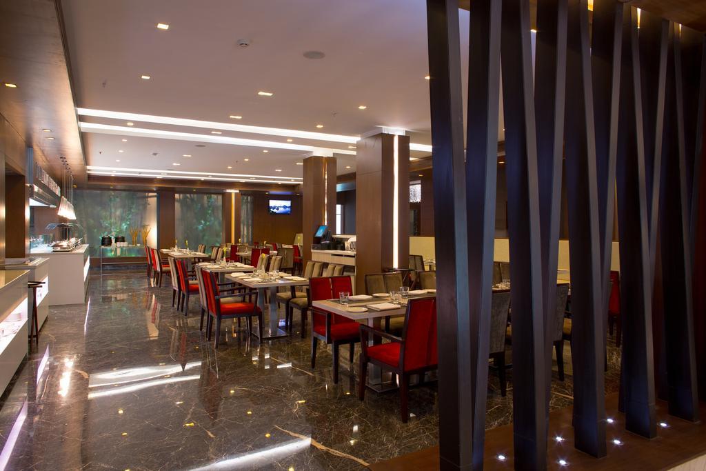 Clarion Hotel President Chennai Exterior photo