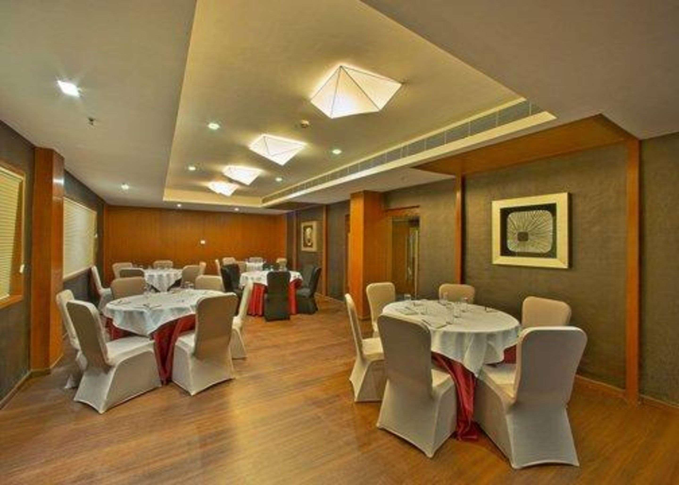 Clarion Hotel President Chennai Exterior photo