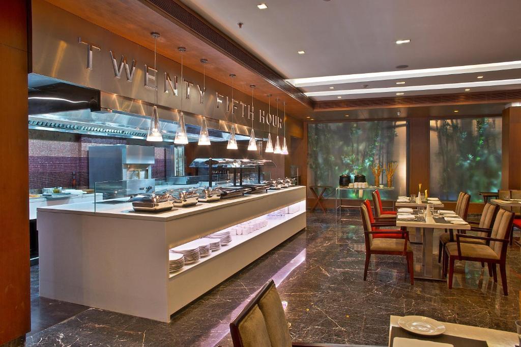 Clarion Hotel President Chennai Exterior photo